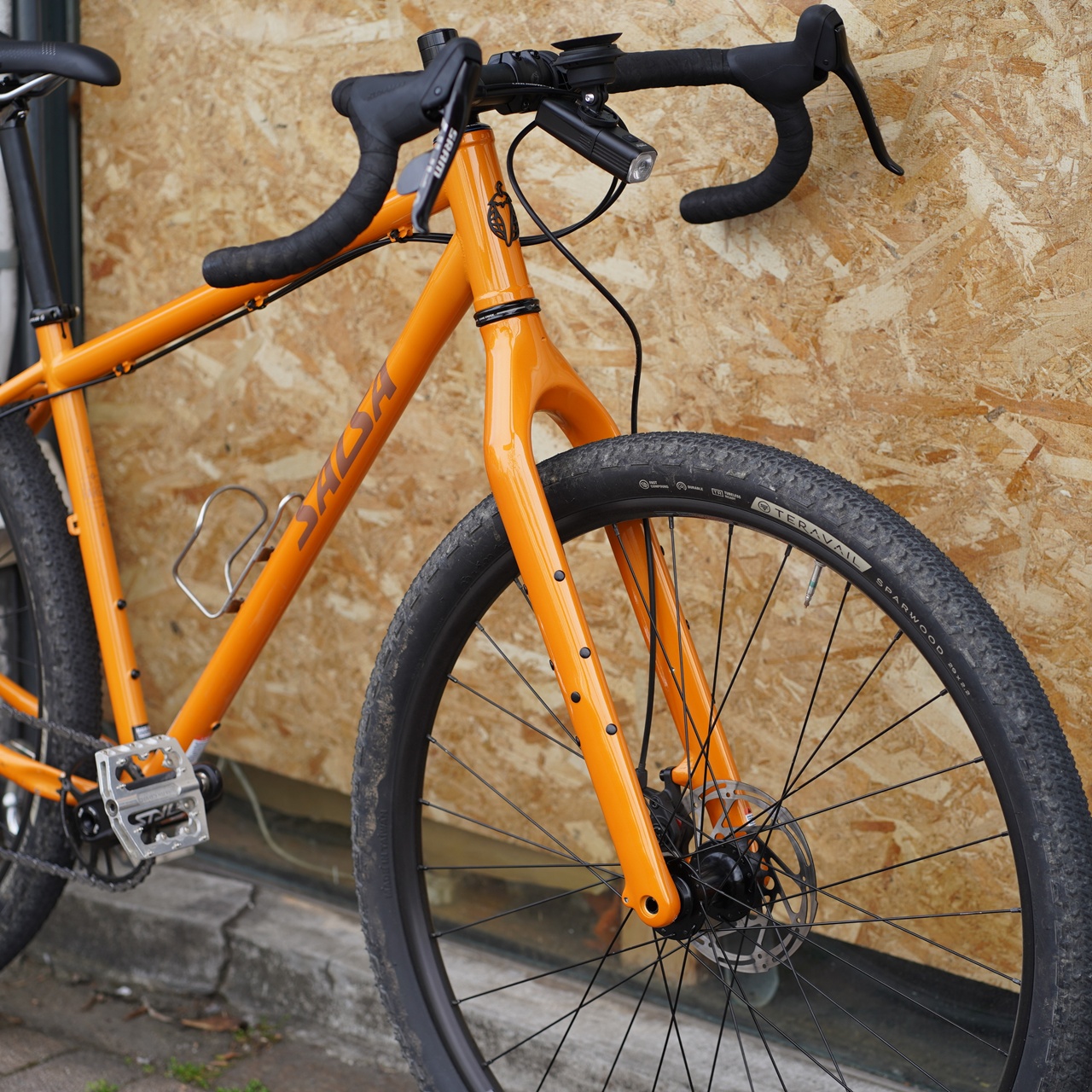 BLOG 【STAFF BIKE】裏山と裏山をつなぐ地味冒険のためのドロップバー