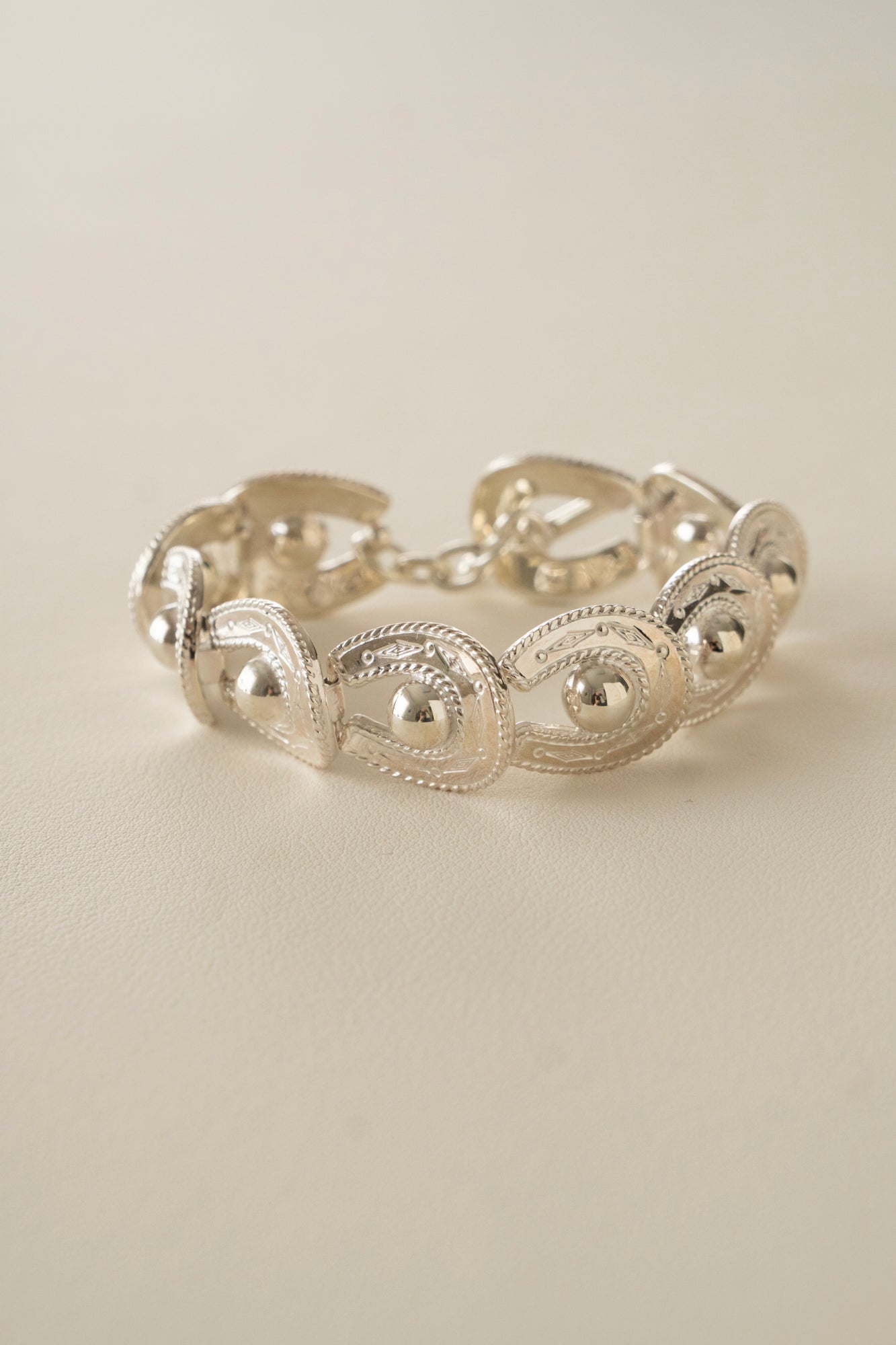WAKAN SILVER SMITH ワカンシルバースミス Spirit Horse shoe Bracelet