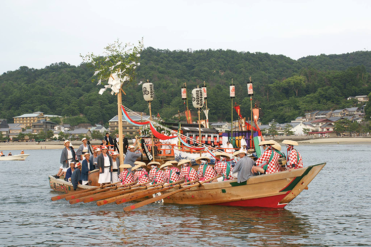 106年ぶりの中止！？安芸宮島の管弦祭に青春を捧げた社員に話を聞いた