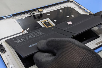 Surface (サーフェス) バッテリー交換修理 - 費用や期間・膨張や充電