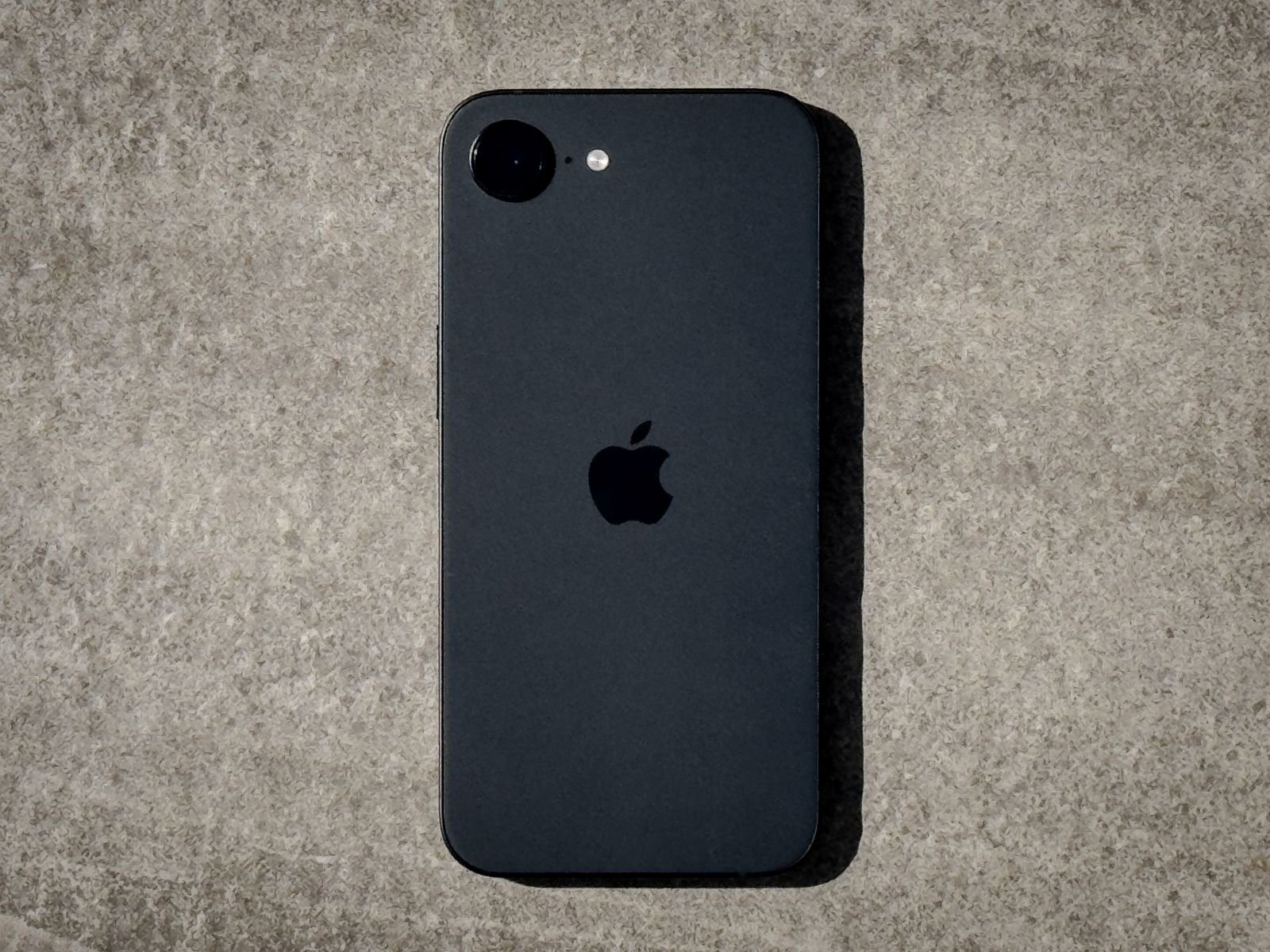 iPhone 16e iPhone16の新しいベースモデルが誕生！アップル