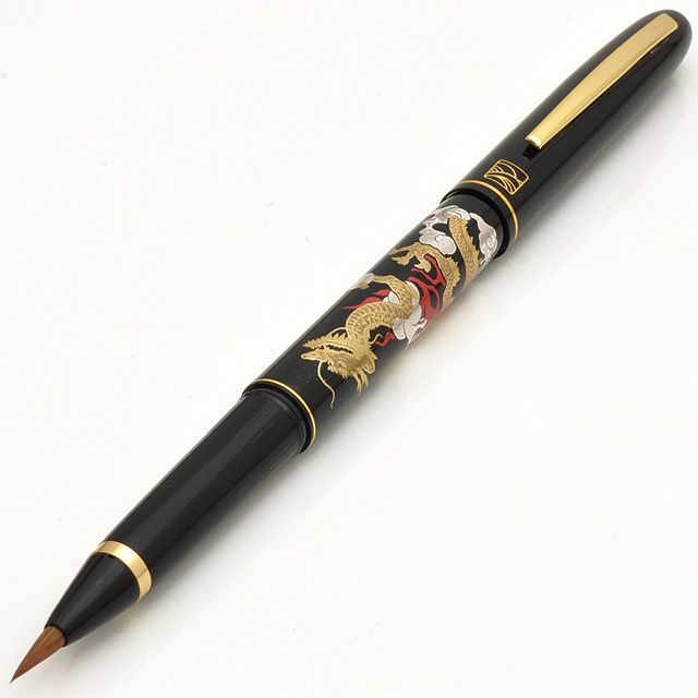 呉竹 KURETAKE 万年毛筆 蒔絵物語 万年毛筆 桜に紅葉 黒 | ペンハウス