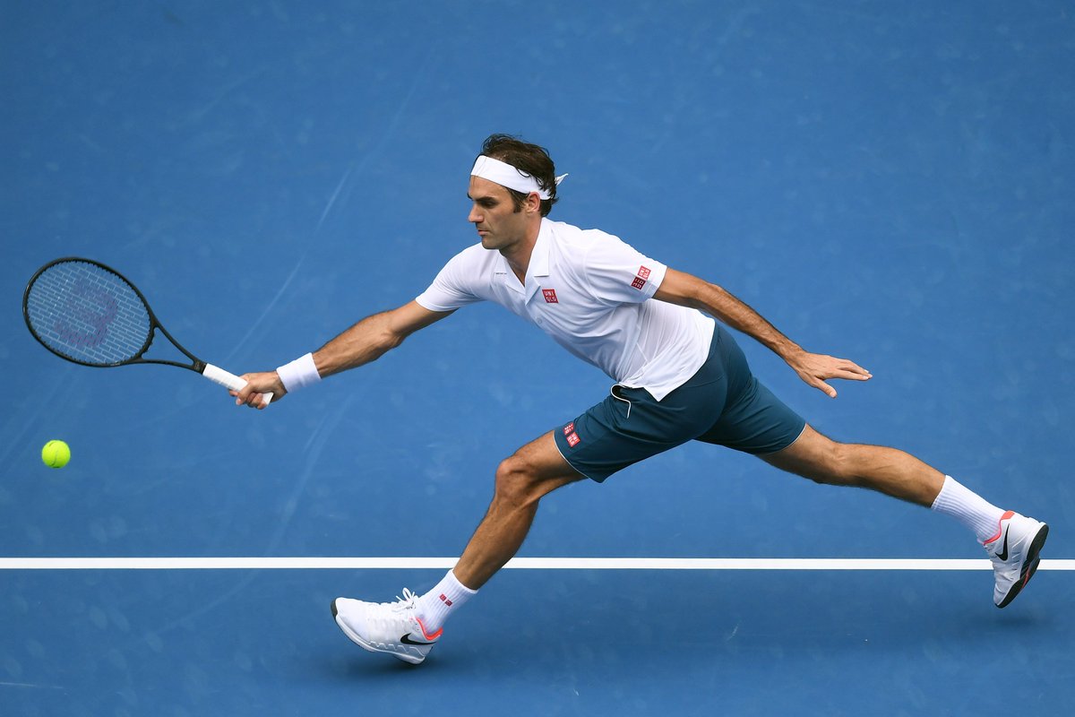 Federer Sneaks Past Evans Into 3rd Round at Australian Open