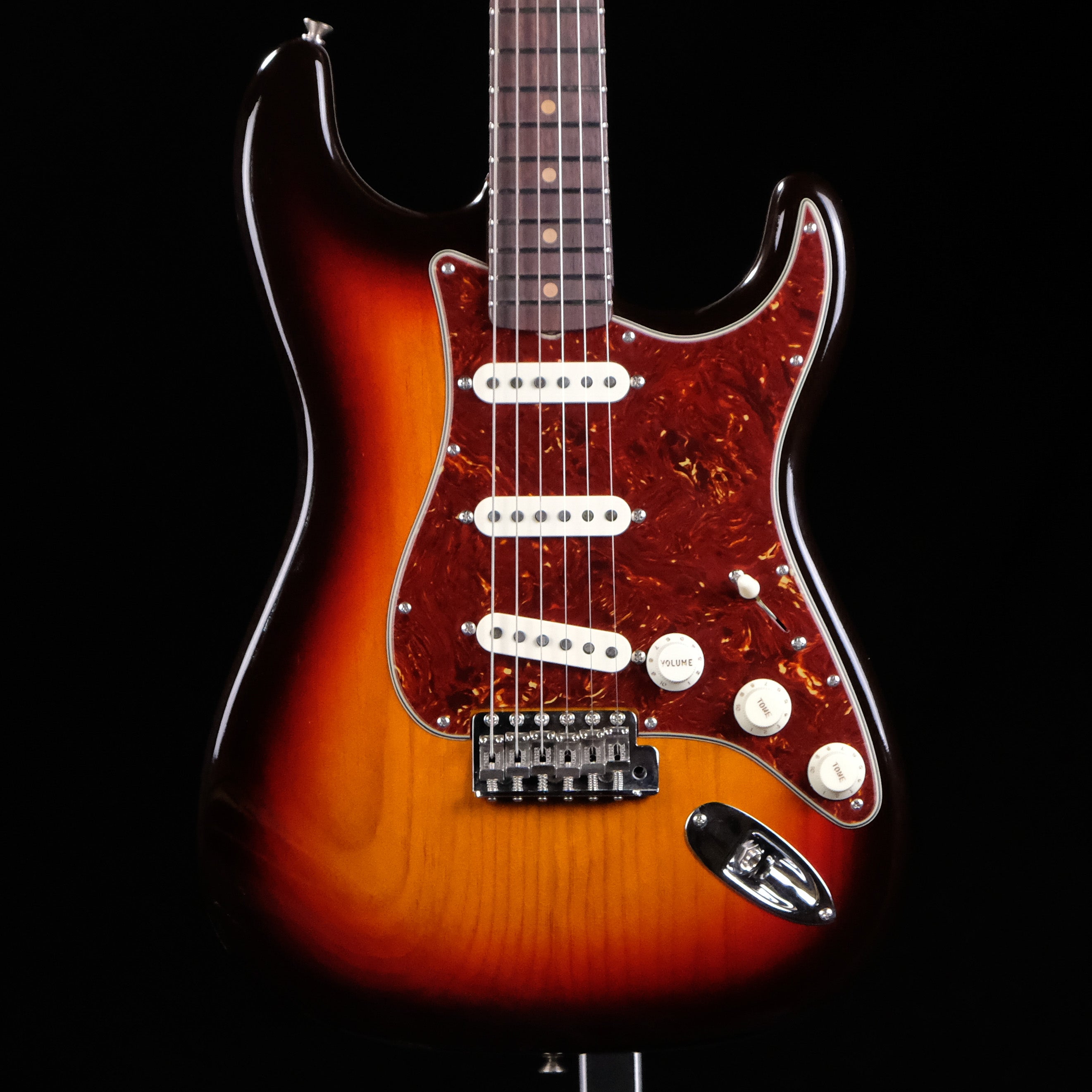 Fender Custom Shop Limited Edition Roasted Pine Stratocaster DLX Close