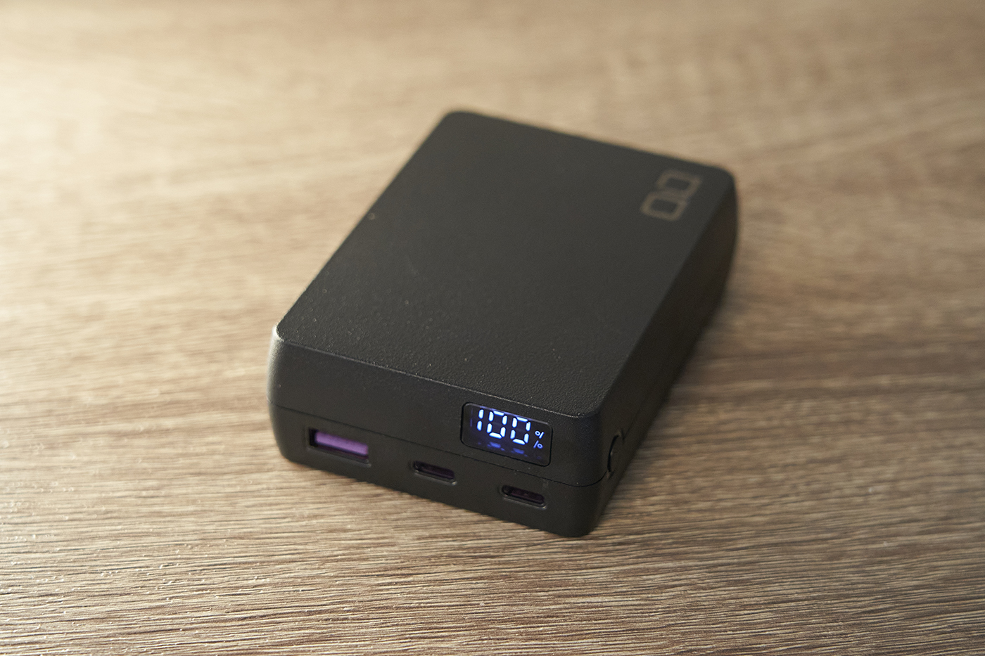 Review] カードサイズのモバイルバッテリー | CIO SMARTCOBY TRIO