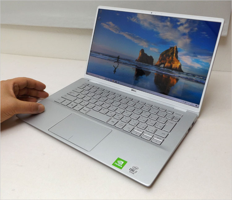 マグネシウムボディのInspiron 14 7000（7490）レビュー、GeForce