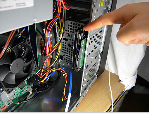 DELL XPS 8300には、SSDとHDDの2台構成がベスト！