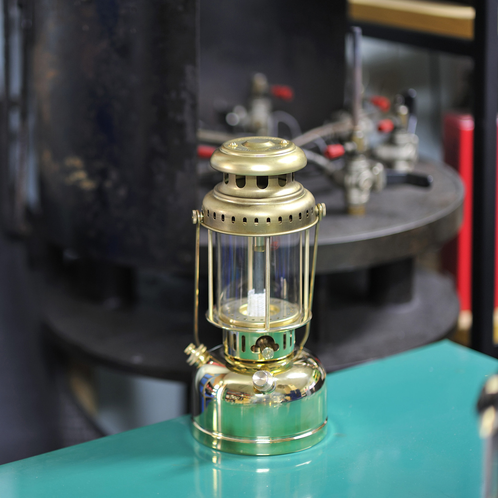 ヴェイパラックスランタン E41 ポリッシュドブラス - Vapalux Lanterns