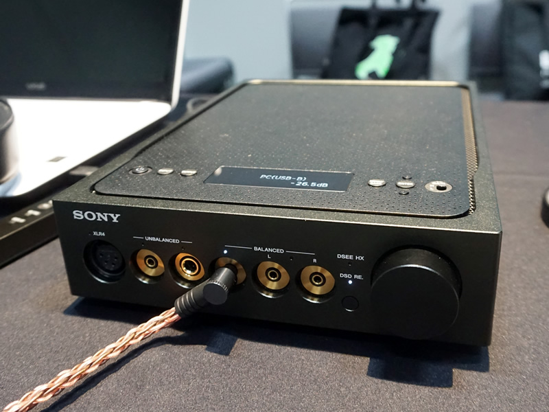 ソニー、同社初の据え置きヘッドホンアンプ「TA-ZH1ES」。DSD 22.4MHz
