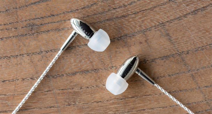 final、新フラグシップBAイヤホン「FI-BA-SST」。シルバーコート