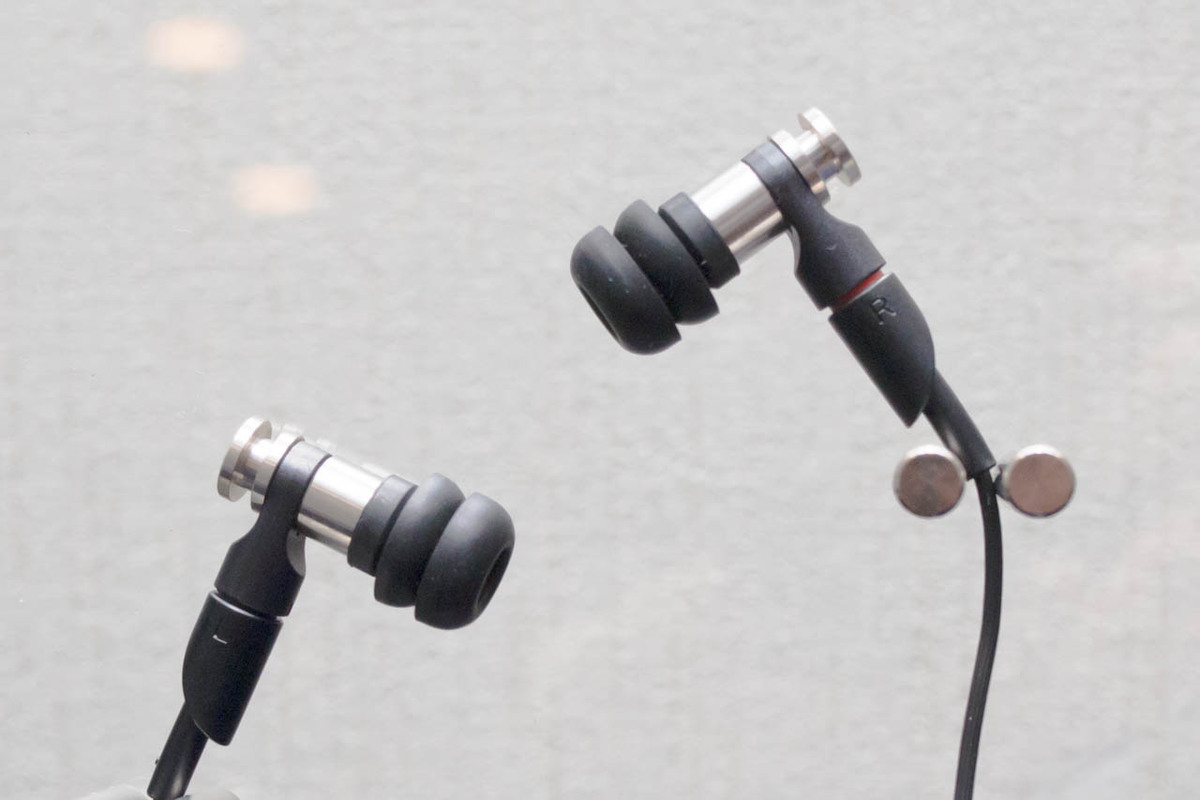 ヤマハ、6年ぶりの独自小型ドライバー搭載イヤホン「EPH-200