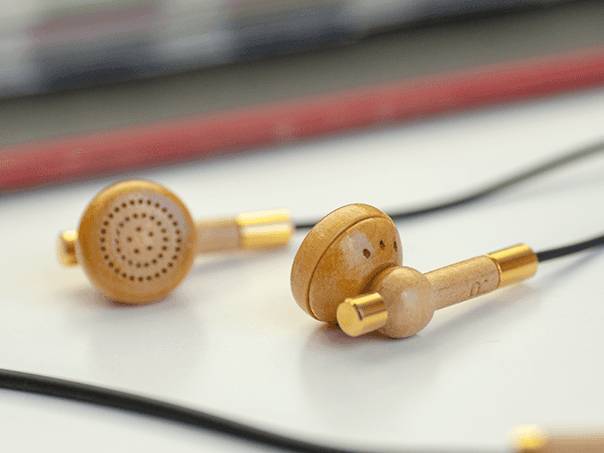 ラディウス、メイプルウッド筐体のインナーイヤー型イヤホン「HP