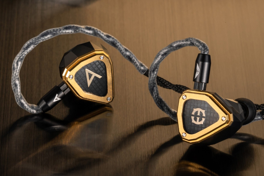 Astell&Kern×Empire Ears コラボイヤホン第2弾「NOVUS」。88万円／600