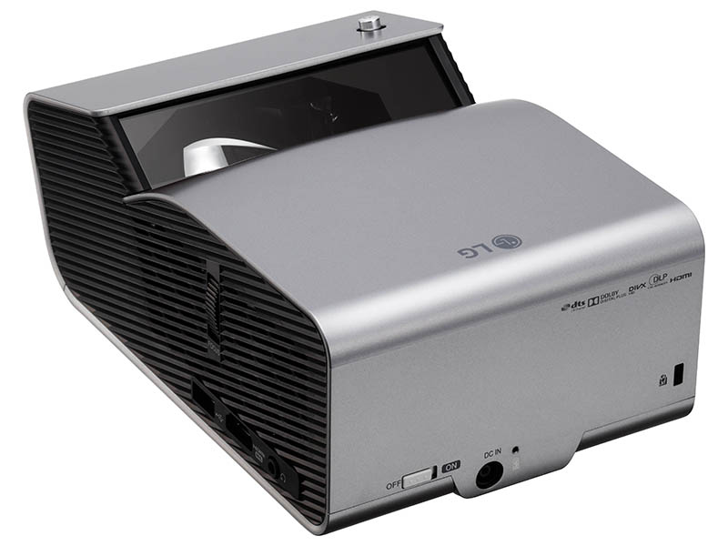 LG、LEDプロジェクター“Minibeam”にバッテリー内蔵モデル。超短焦点