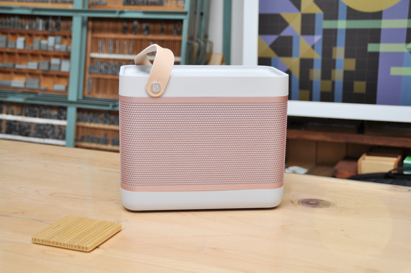 B&O PLAY「Beolit 15」レビュー：気軽に使えて部屋中を音楽で満たして