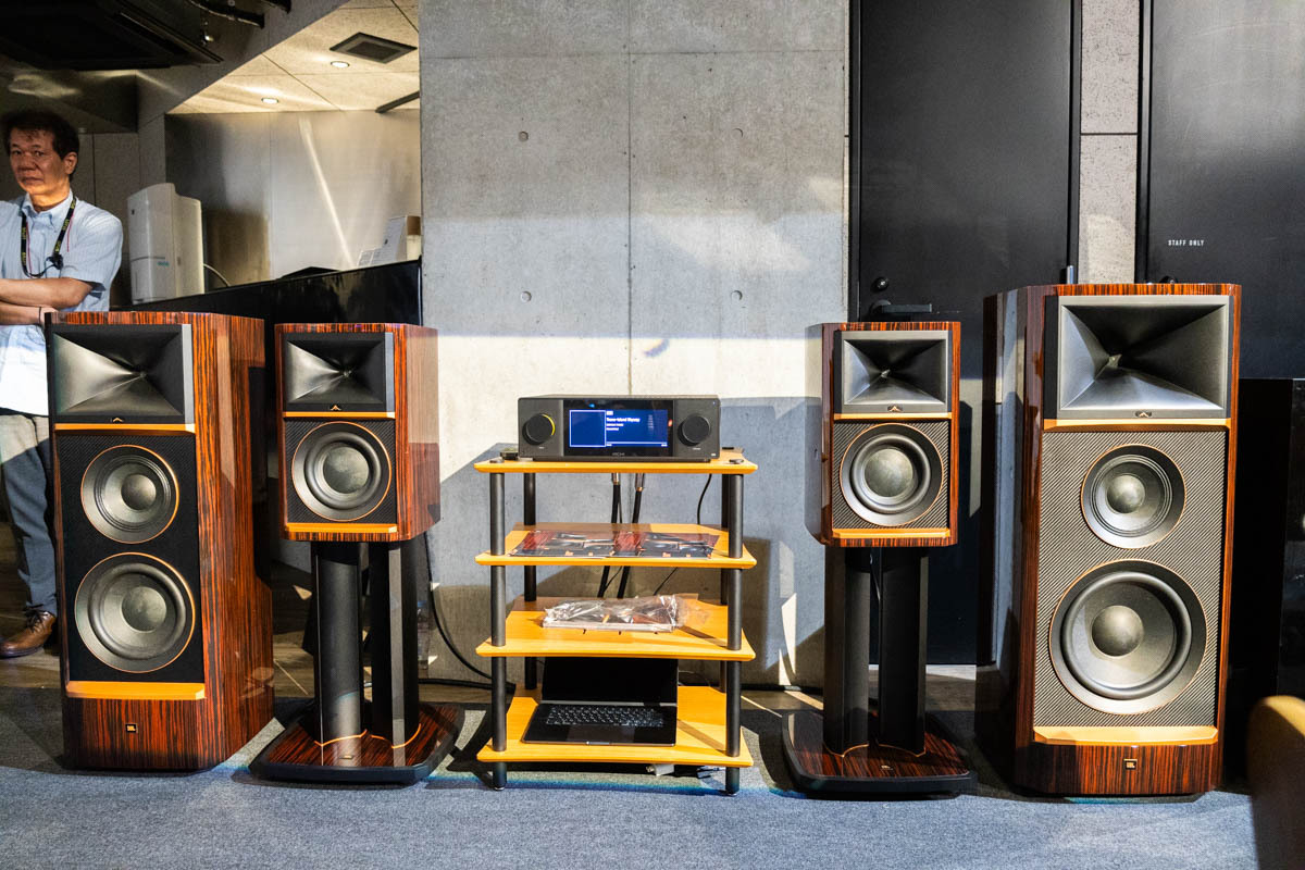 JBLの80周年記念“サミットシリーズ”、フロア型の「Makalu」「Pumori