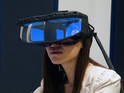 JVCケンウッド、独自の“広視野角・高解像度”ヘッドマウント