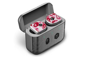 A BATHING APEとMASTER & DYNAMICのコラボモデル。「ABC CAMO」を