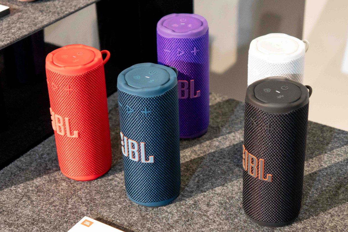 JBL、エナドリ缶サイズ「Grip」や国内未発表機「Go Essential 2