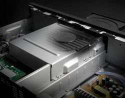 デノン、ネットワーク機能を強化したBDプレーヤー「DBT-1713UD