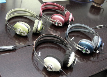 ゼンハイザー、4色展開のオンイヤーヘッドホン「MOMENTUM On-Ear