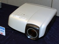 三菱、フルHDパネル搭載の液晶プロジェクター「LVP-HC5000」を発売