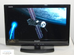 シャープ、USB-HDD録画対応の“LED AQUOS”スタンダードモデル「V5ライン