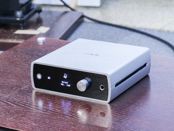 デノン「DA-300USB」のヘッドホンアンプを検証、人気ヘッドホン6機種と