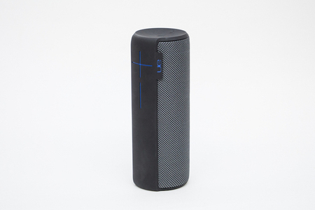 ポータブルなのに重低音は“メガ級” - Bluetoothスピーカー「UE