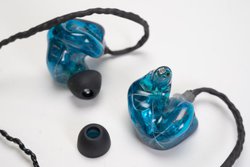 新技術で三度飛躍！ Unique Melodyのハイブリッド型カスタム「MAVERICK