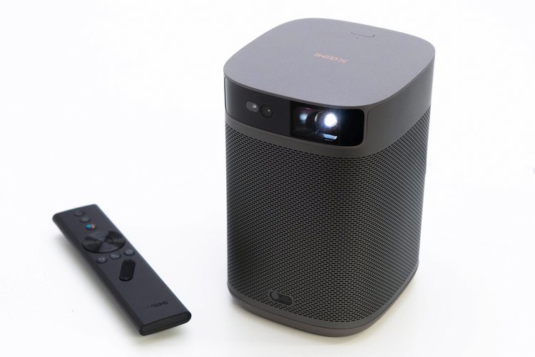 真の“置くだけで大画面”を叶えた！XGIMI「MoGo 2 Pro」は長く気軽に