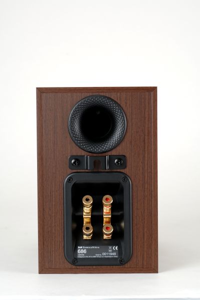 コンパクトスピーカーの新基準 B&W「685」「686」