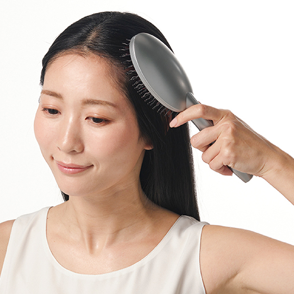 YUKO デイリーケア LEDヘアブラシ | ファイテン公式通販サイト