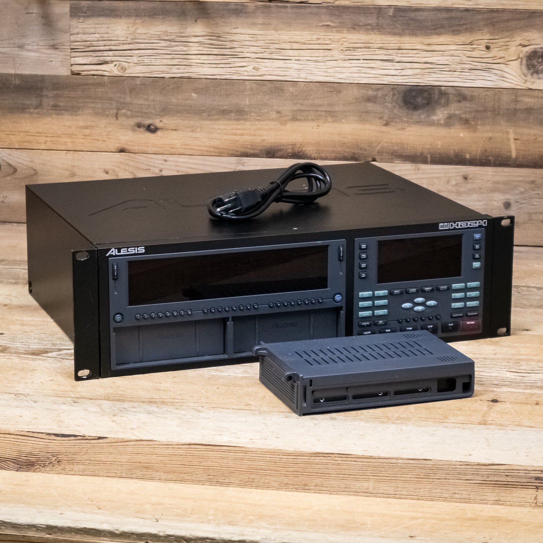 Alesis HD24 24-Bit Hard Disk Recorder with Caddy and 80GB Drive