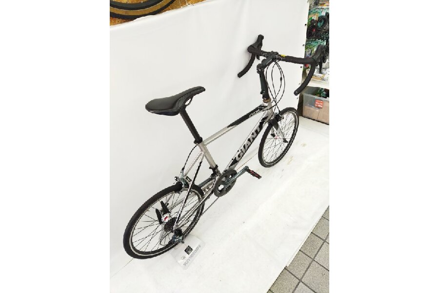 小径ロードのベストセラー! GIANT IDIOM 0 のご紹介です