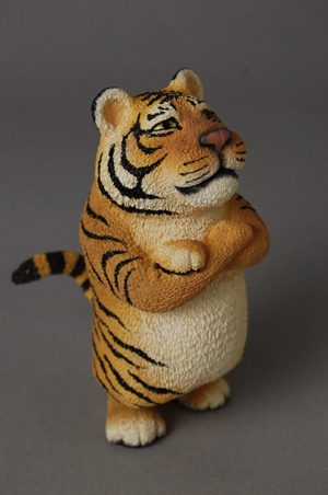 干支指人形 寅/朝隈 俊男