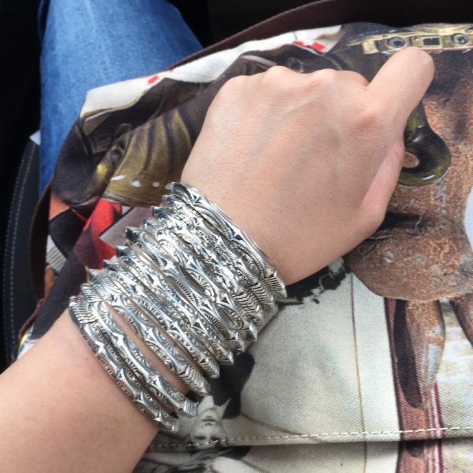 シンプル細めのバングルが欲しい人にはジェネバ・ラモーン(Geneva