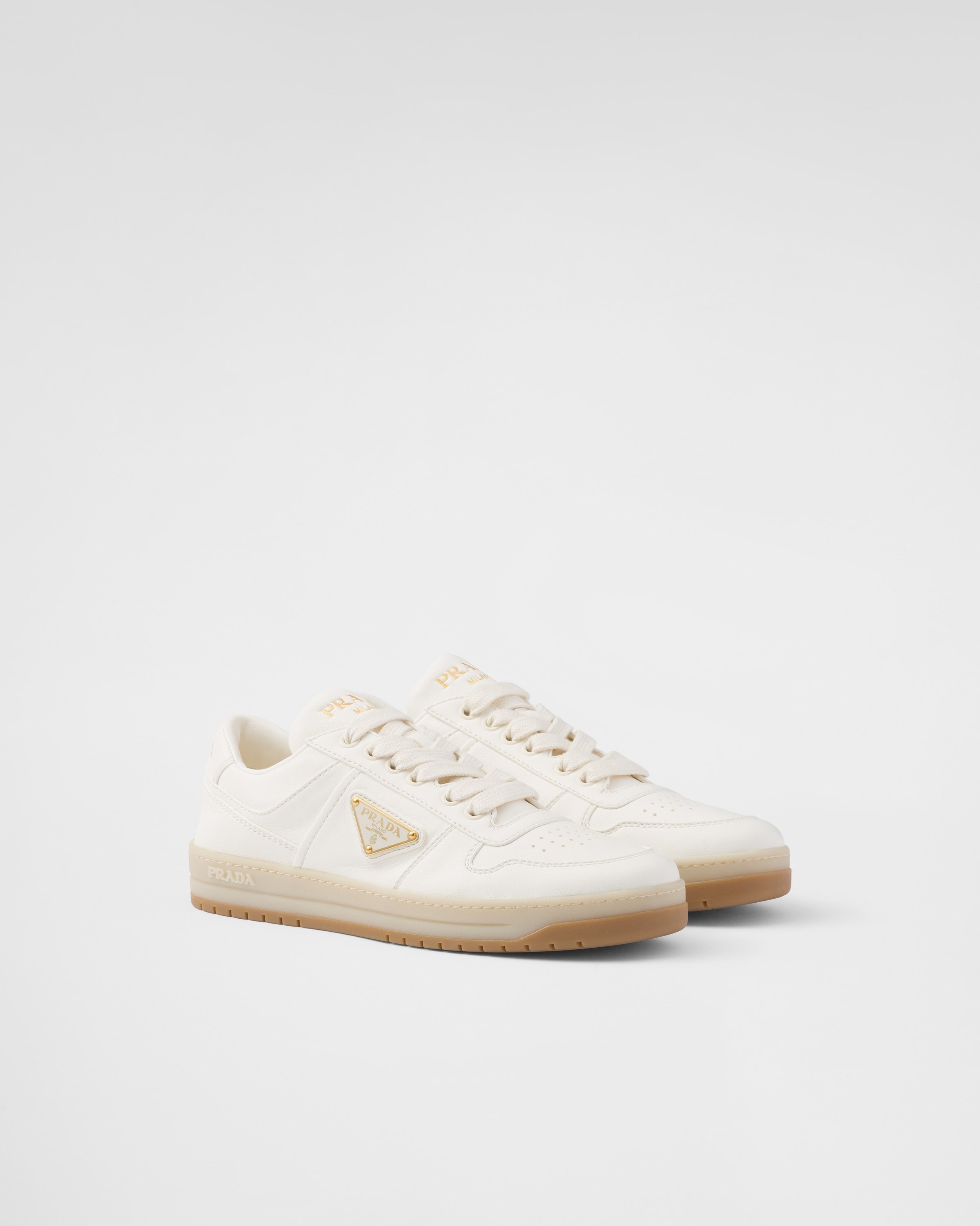 アイボリー プラダ ダウンタウン ナッパレザー スニーカー | PRADA