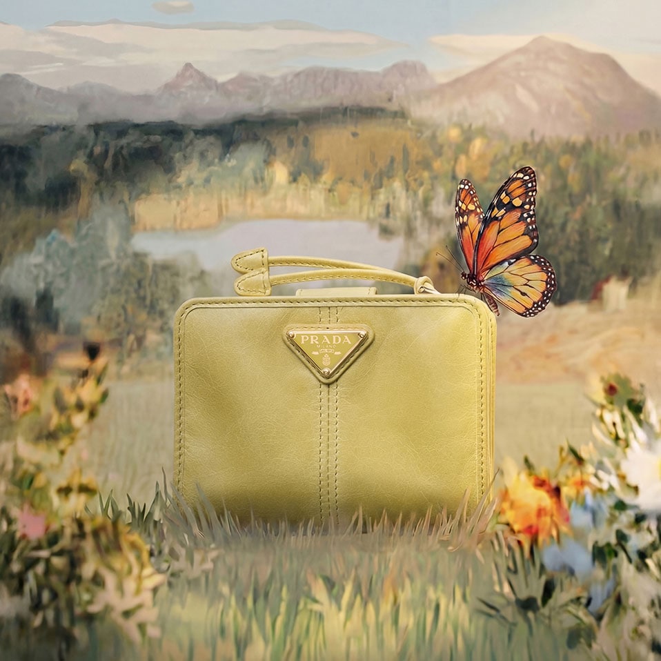 ブラック サフィアーノレザー ショルダーバッグ | PRADA