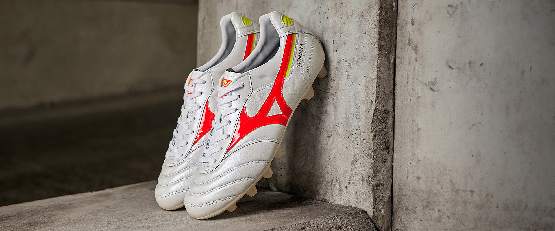 Mizuno Morelia II Made In Japan FG - White/Fiery Coral 2 - Mens