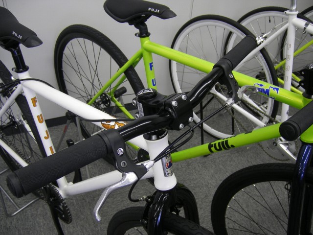 FUJIが満を持して放つトリック系ピストバイク「VENOM（ヴェノム