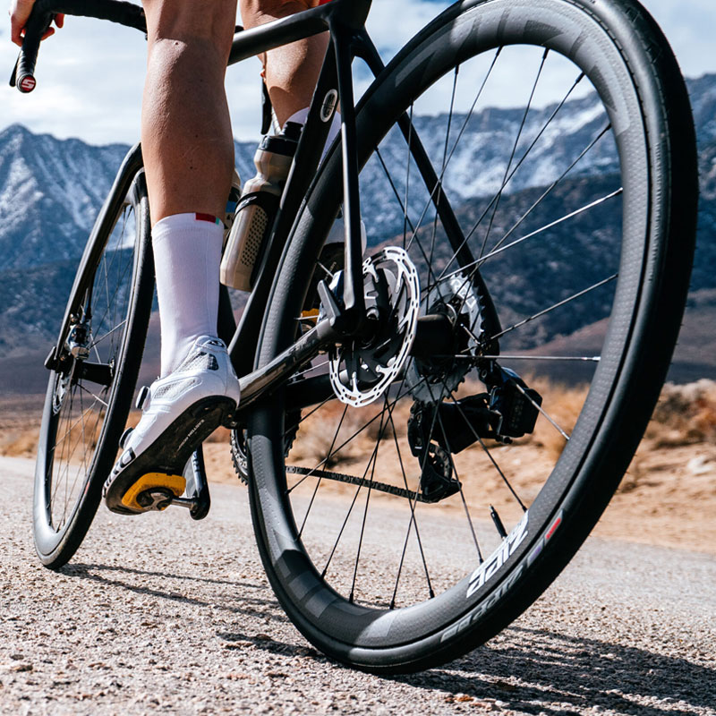 在庫大放出バーゲンセール！！ZIPP（ジップ）303 Firecrest Tubeless