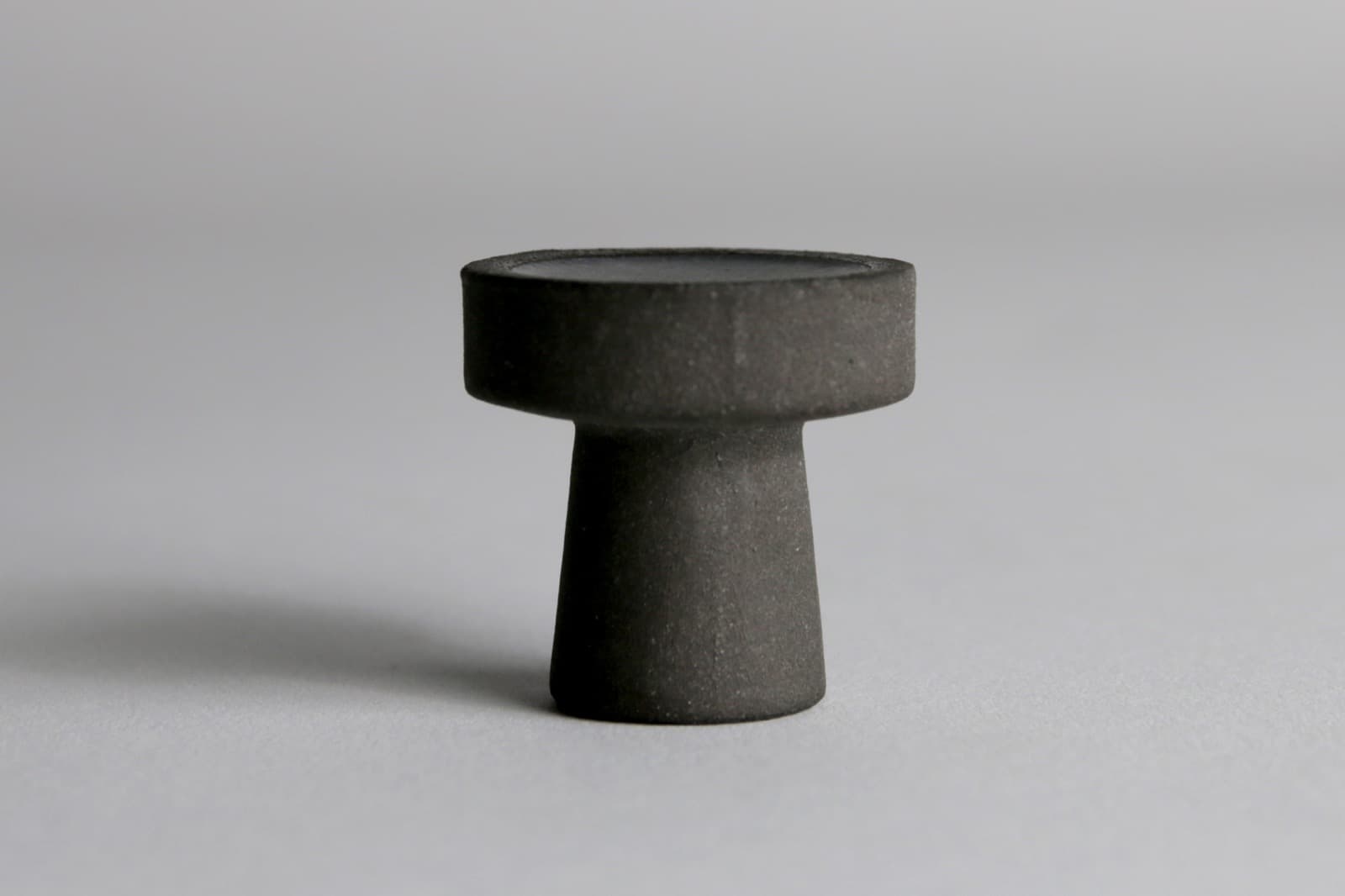 陶器のつまみ ダークグレー | PS-HD016-02-G141 | 取っ手・つまみ