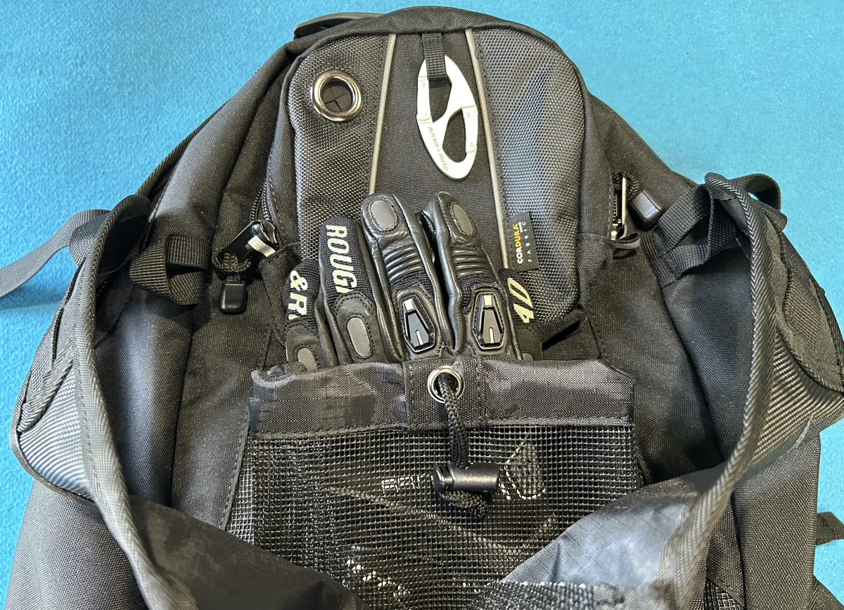 積んでヨシ、背負ってヨシ！ライダーの強い味方な二刀流バッグ