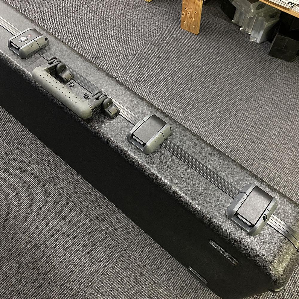 Fender Deluxe Molded Bass Case｜平野楽器 ロッキン オンラインストア