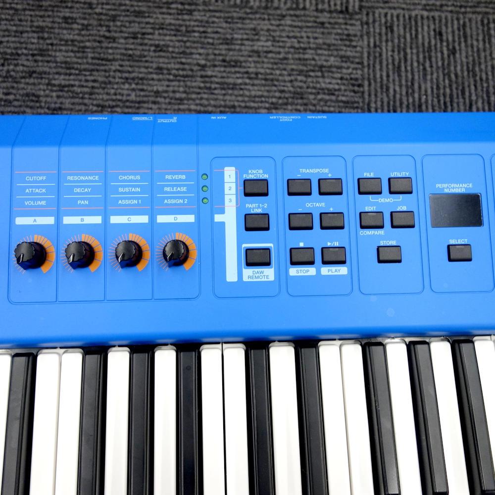 Yamaha MX61 シンセサイザー 青 Yamaha MX61 Music Synthesizer V2 - Blue | Sweetwater
