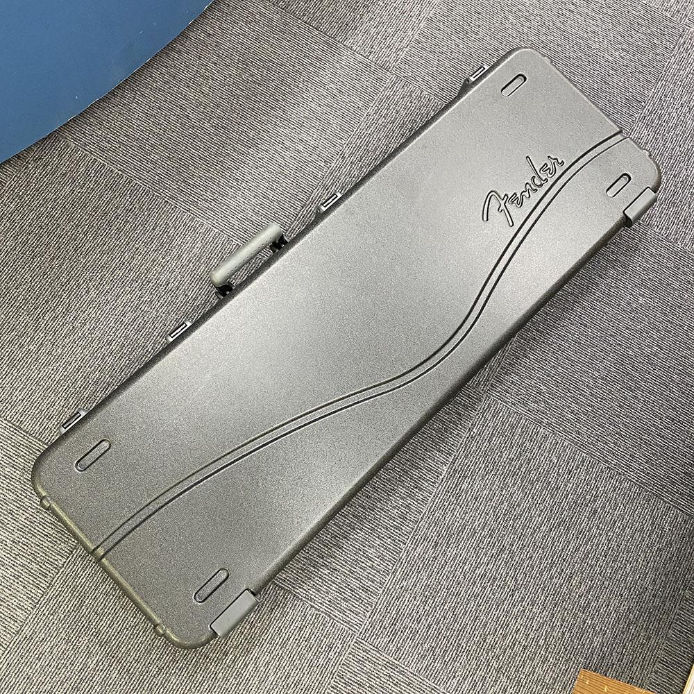 Fender Deluxe Molded Bass Case｜平野楽器 ロッキン オンラインストア