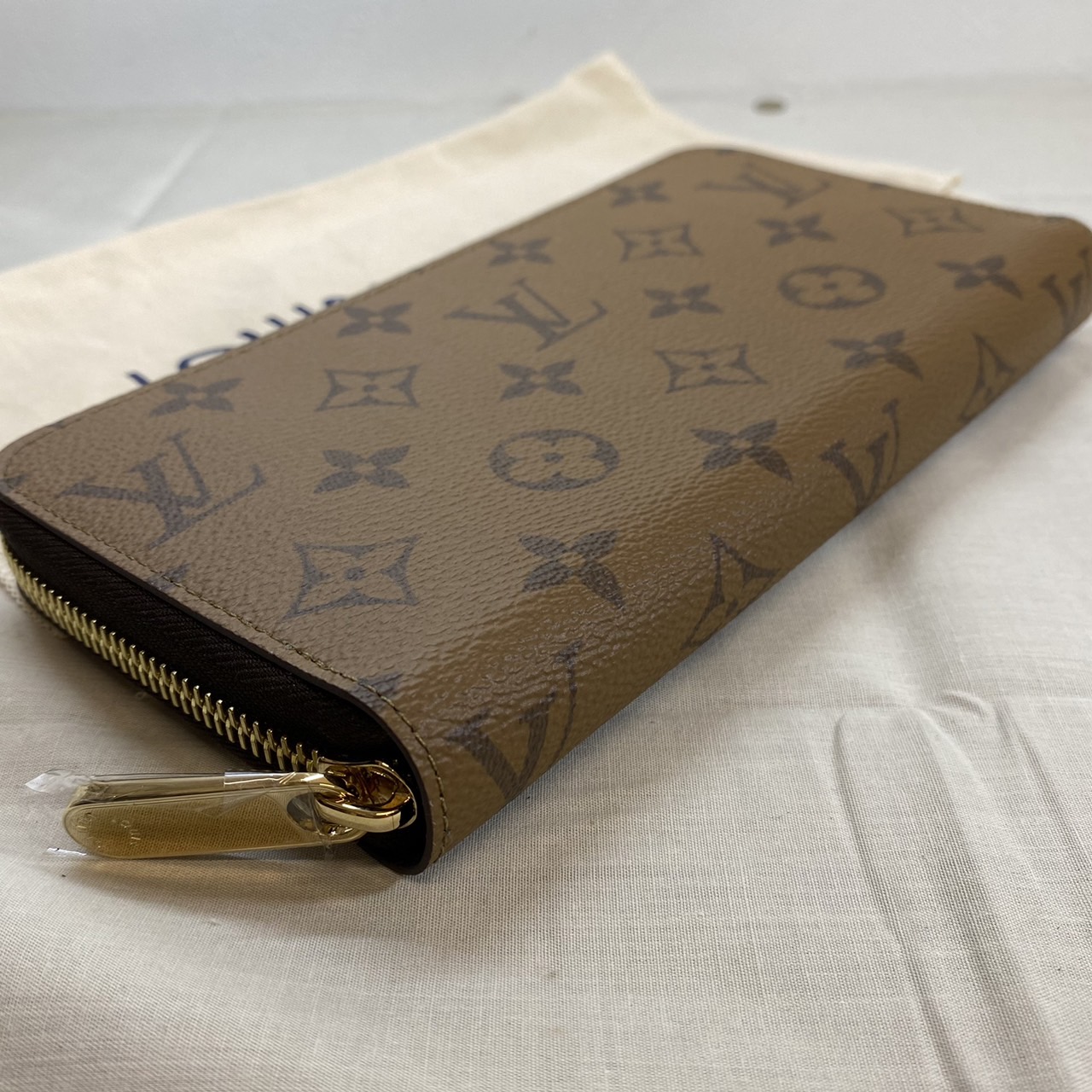 LOUIS VUITTON】ルイヴィトン ジッピーウォレット ラウンドファスナー