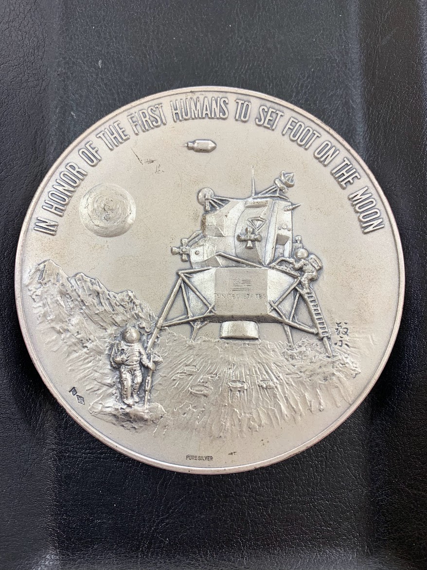 高く売る方法】アポロ 11号 月面着陸 記念 メダル 純銀 SV1000の買取