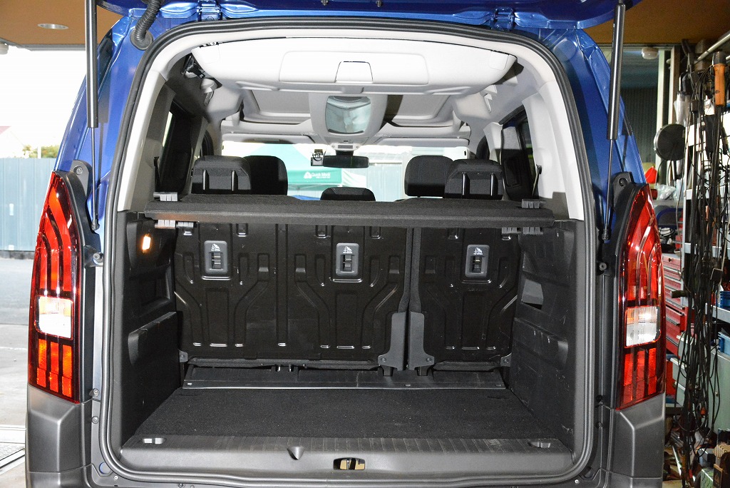 リフター＆ベルランゴで車中泊を快適に！専用 ベッド キットを自社